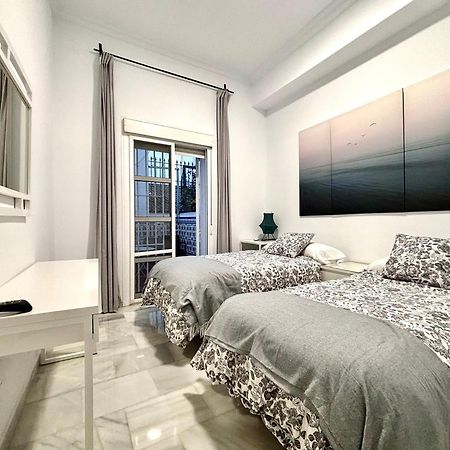 El Reloj Del Viajero 2 Apartment Sevilla Bagian luar foto